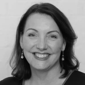Sarah Wakeling head and shoulders photo